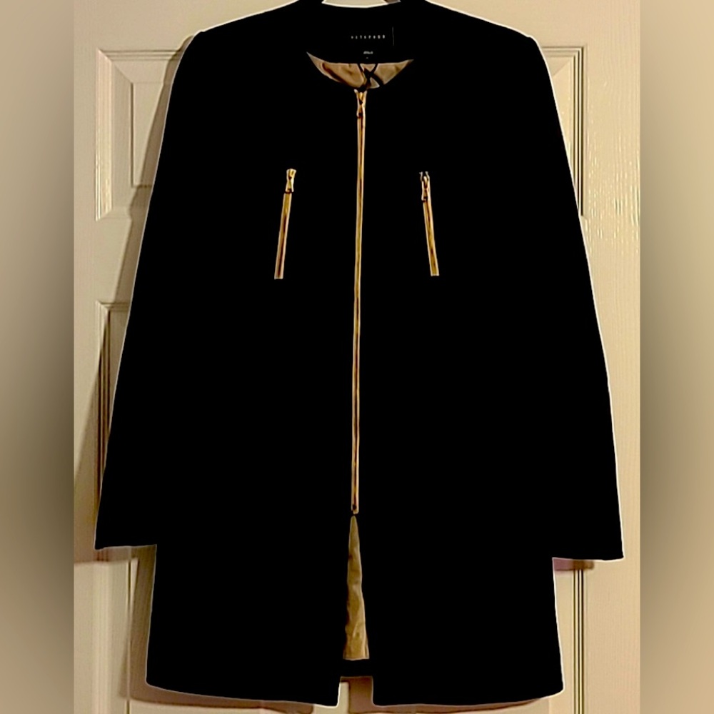 Metaphor women’s black dressy trench coatt size extra small;